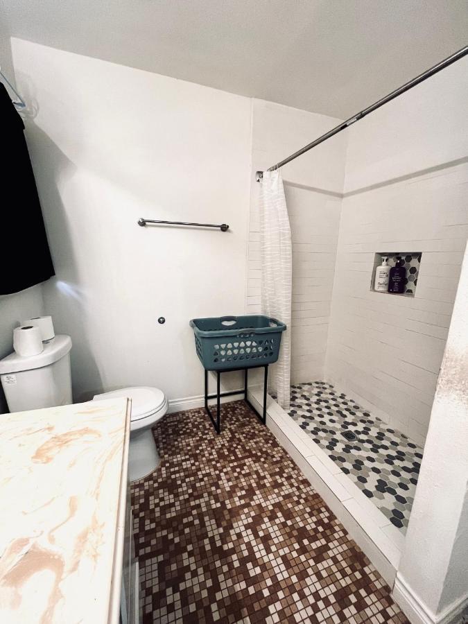 Cozy Private Bed & Bath Near Medical Center, Galleria And Dt Хьюстон Экстерьер фото
